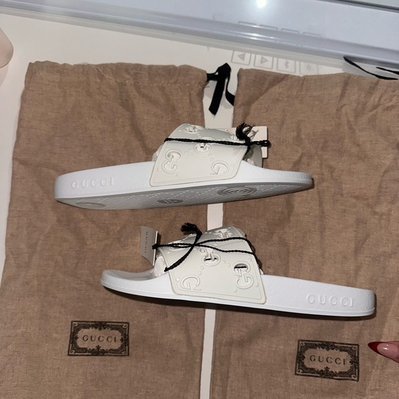 BRAND NEW Gucci White Rubber GG Slide Sandals 36 EU / 5.5 US SIZE - Picture 8 of 9